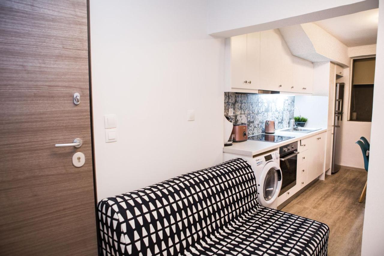 Stylish, Comfortable, Basement Loft-Like Apartment With Amenities アテネ エクステリア 写真