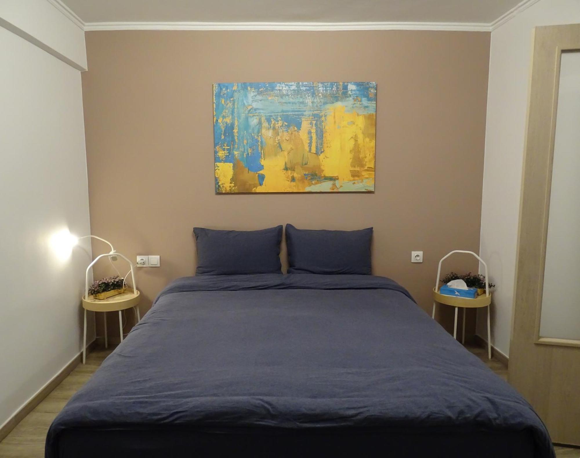 Stylish, Comfortable, Basement Loft-Like Apartment With Amenities アテネ エクステリア 写真