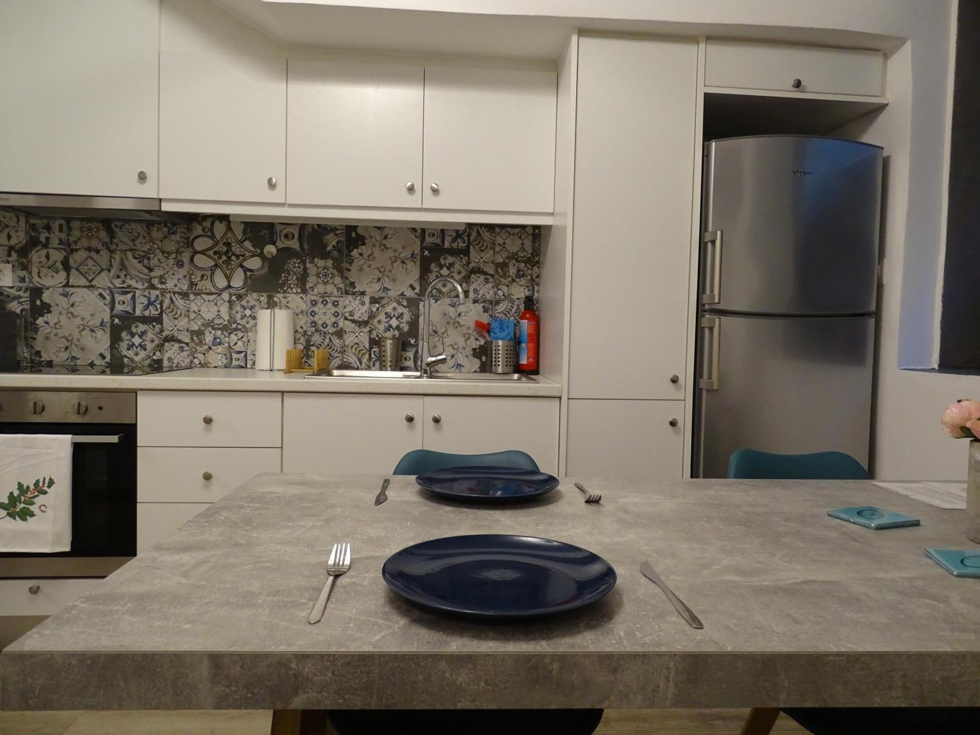 Stylish, Comfortable, Basement Loft-Like Apartment With Amenities アテネ エクステリア 写真