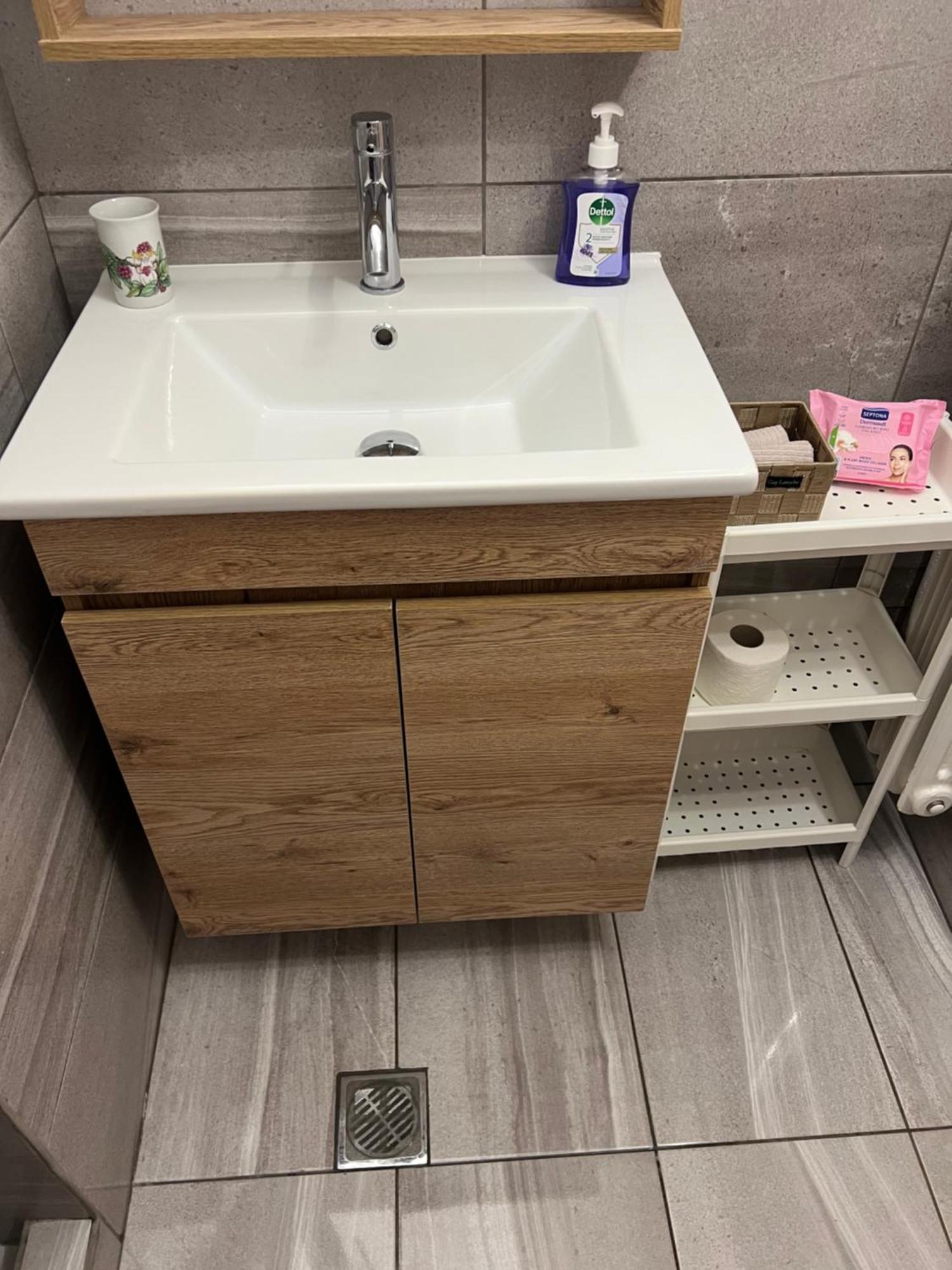 Stylish, Comfortable, Basement Loft-Like Apartment With Amenities アテネ エクステリア 写真